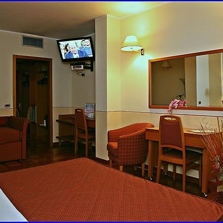 Hotel Meeting Ciampino Zewnętrze zdjęcie