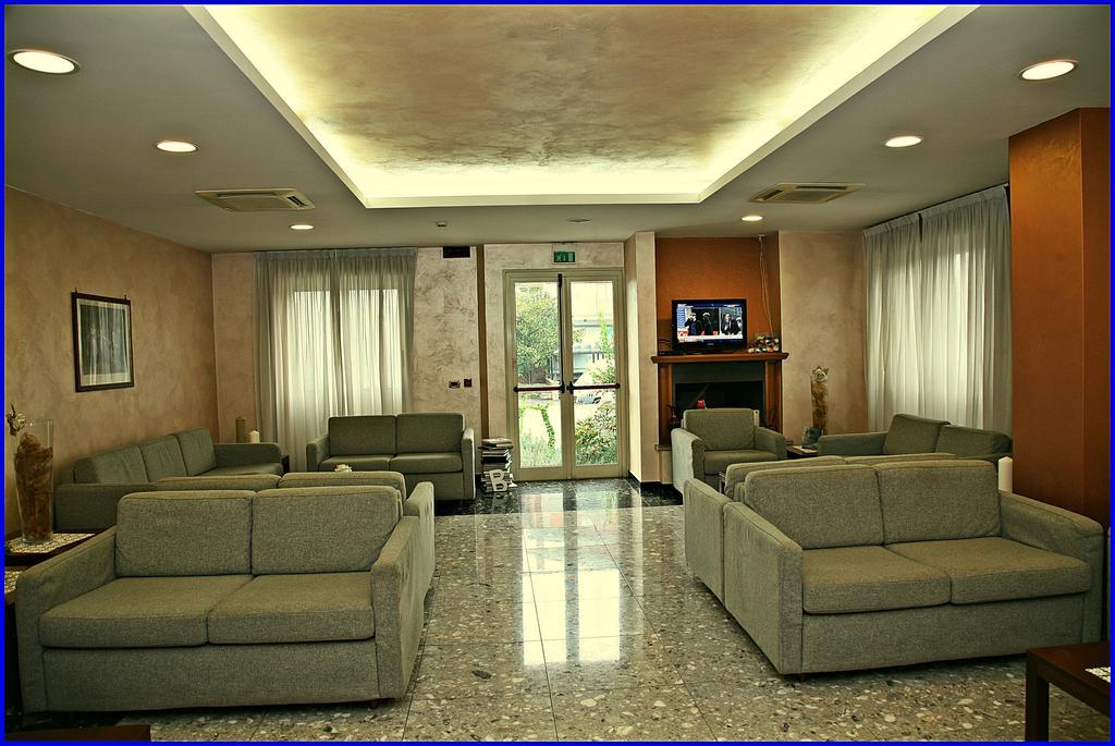 Hotel Meeting Ciampino Zewnętrze zdjęcie